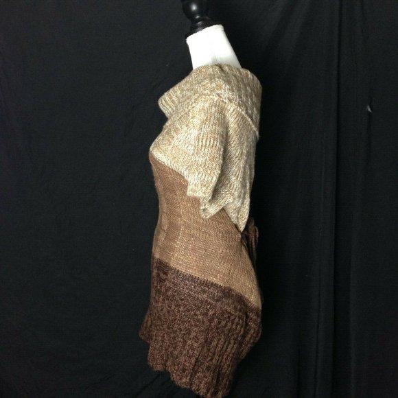 Dots Short Sleeve Knitted Sweater - Picture 3 of 5